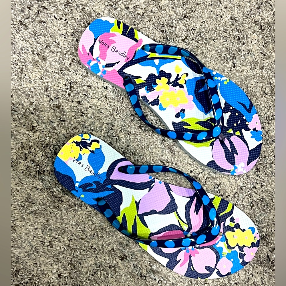 Vera Bradley Flip Flops (Size 7-8)